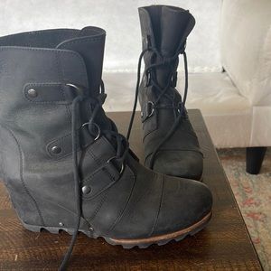 Sorel Moto Wedge Size 9